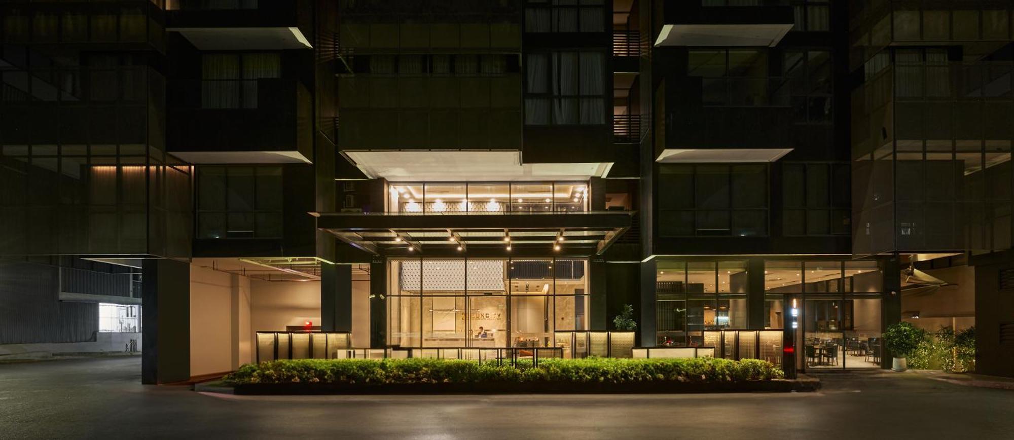 Luxcity Hotel & Apartment Phnom Penh Exterior photo